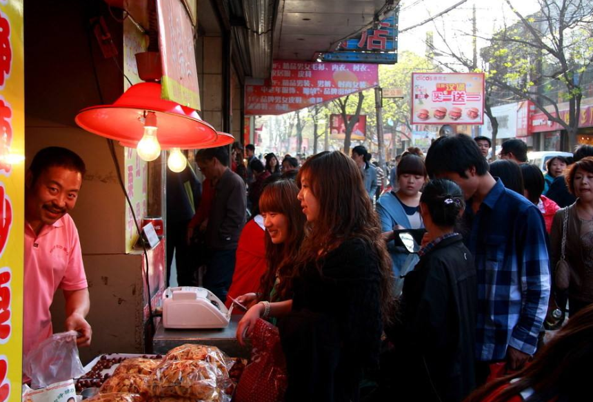 小型炒板栗機(jī)經(jīng)營火爆案例一